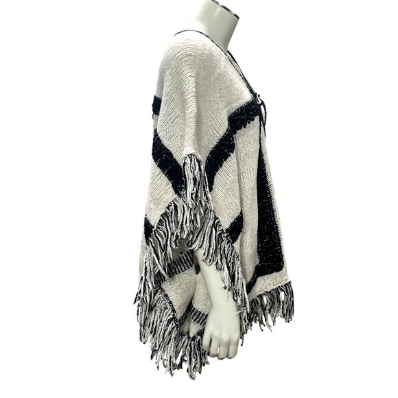 CCC Handcrafted Luxury Black White Poncho Geometric Design Fringe Knit Zip Up OS - Picture 4 of 9